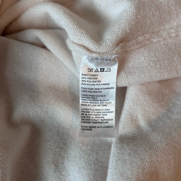 Saks fifth avenue sweater with fur cuffs - Picture 5 of 5